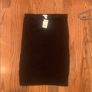 Stretchy pencil skirt